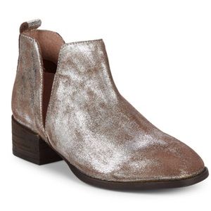 NWOB Seychelles Chelsea Metallic Booties